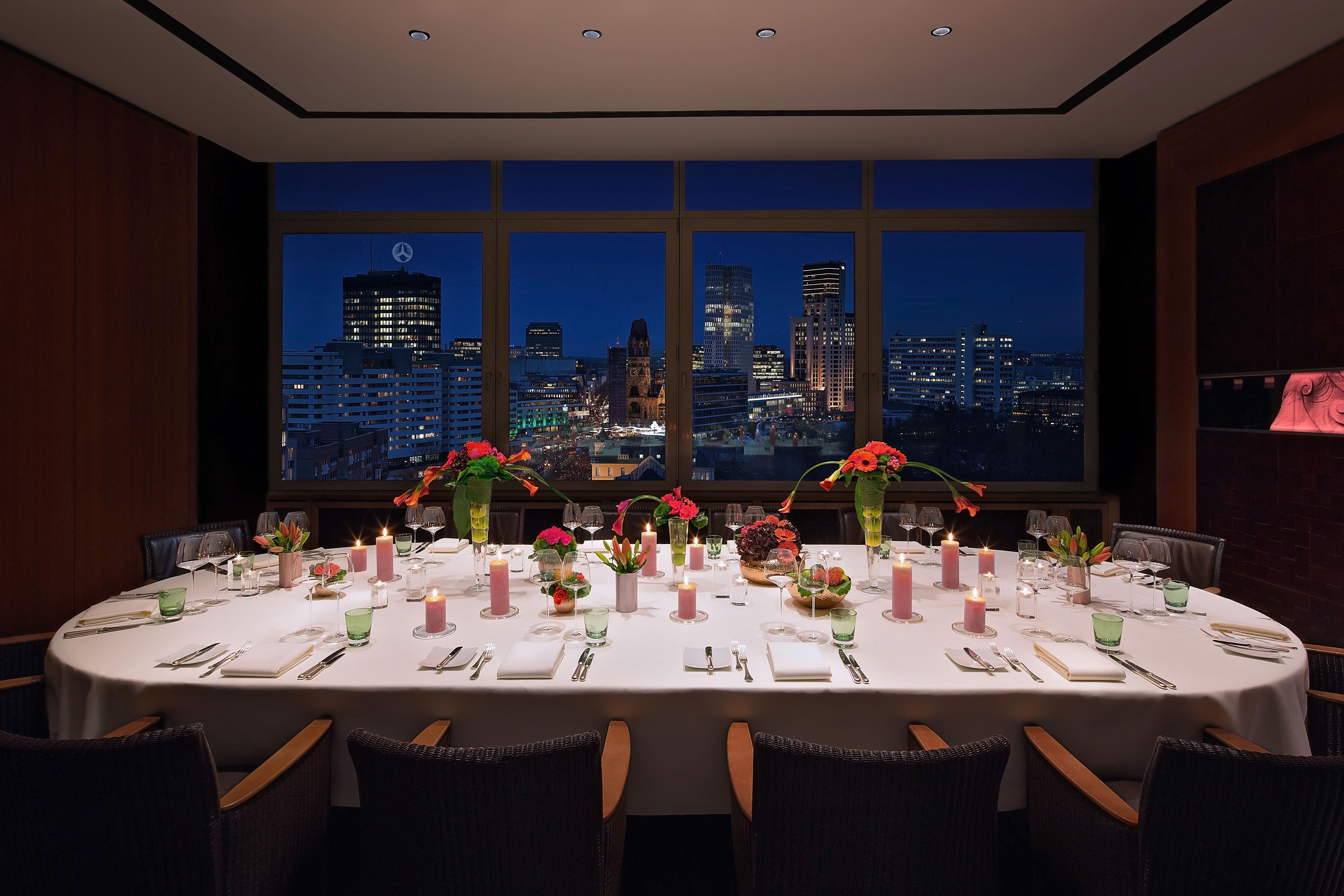 柏林洲际酒店 外观 照片 Private dining room at the Mandarin Oriental, New York