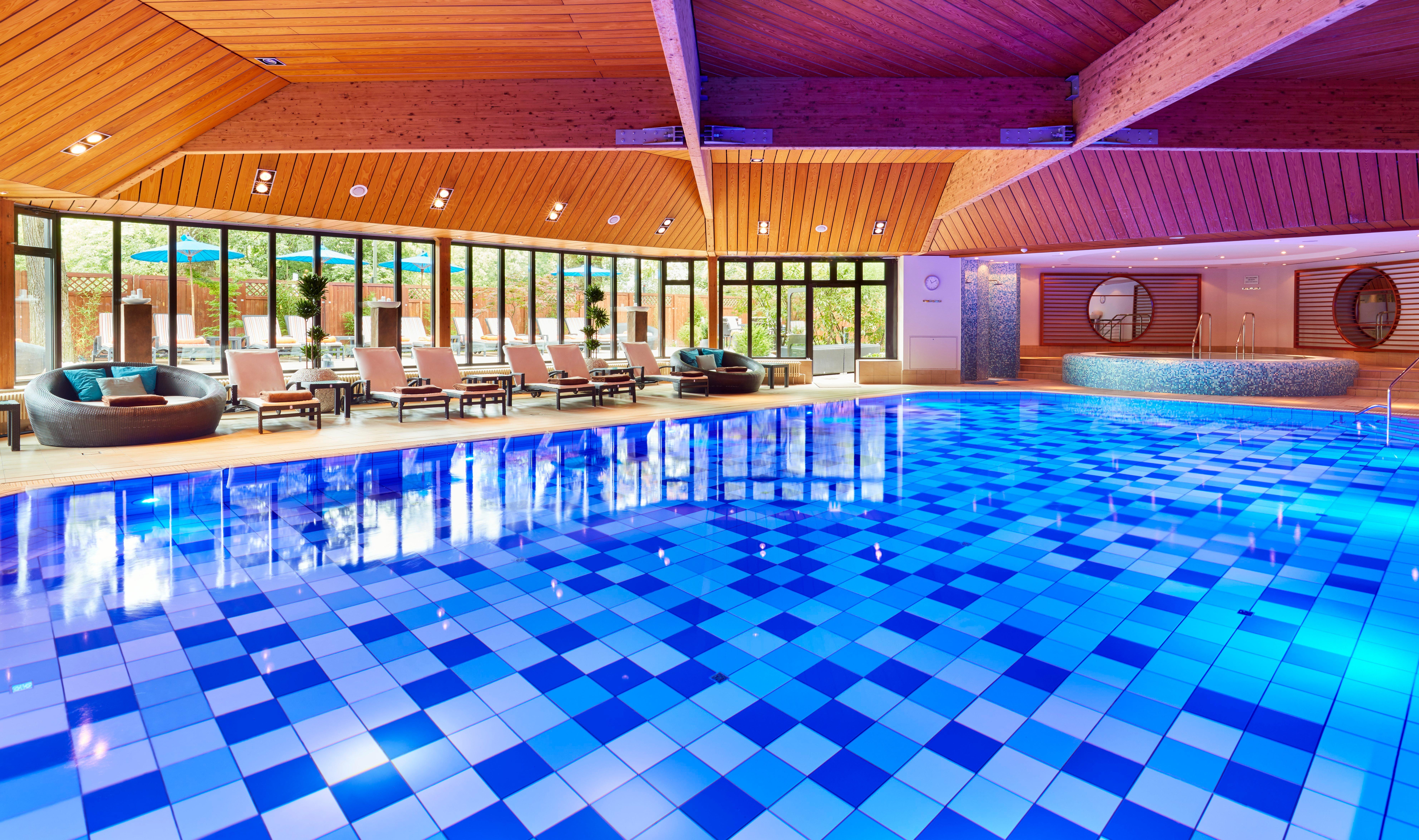 柏林洲际酒店 外观 照片 Indoor pool