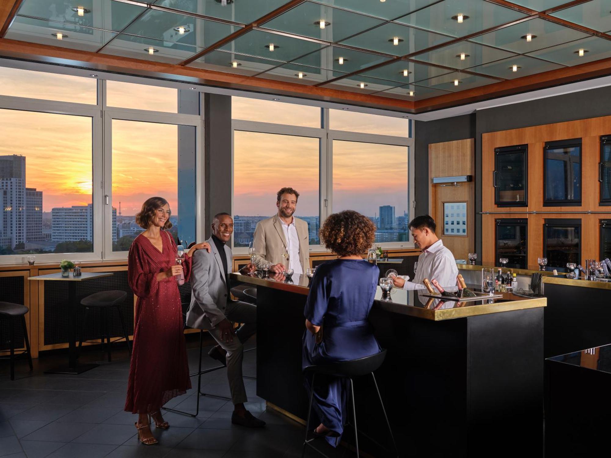 柏林洲际酒店 外观 照片 The Club lounge at Beijing Capital International Airport